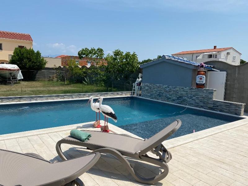 Croliday Apartment With Pool Nin 브르시 외부 사진