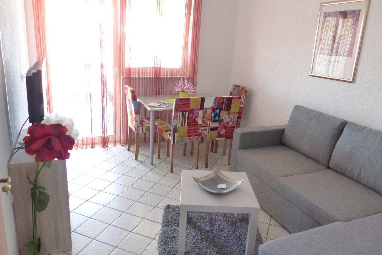 Croliday Apartment With Pool Nin 브르시 외부 사진